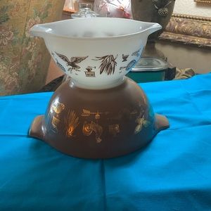 VINTAGE PYREX BOWLS EARLY AMERICAN CINDERELLA 442- 1 1/2 quarts -441 1 1/2 pts